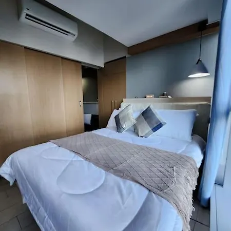 Luxestaysmnl Coastal Chic Netflx 380Mbps Pool Bgc Manila Exterior photo