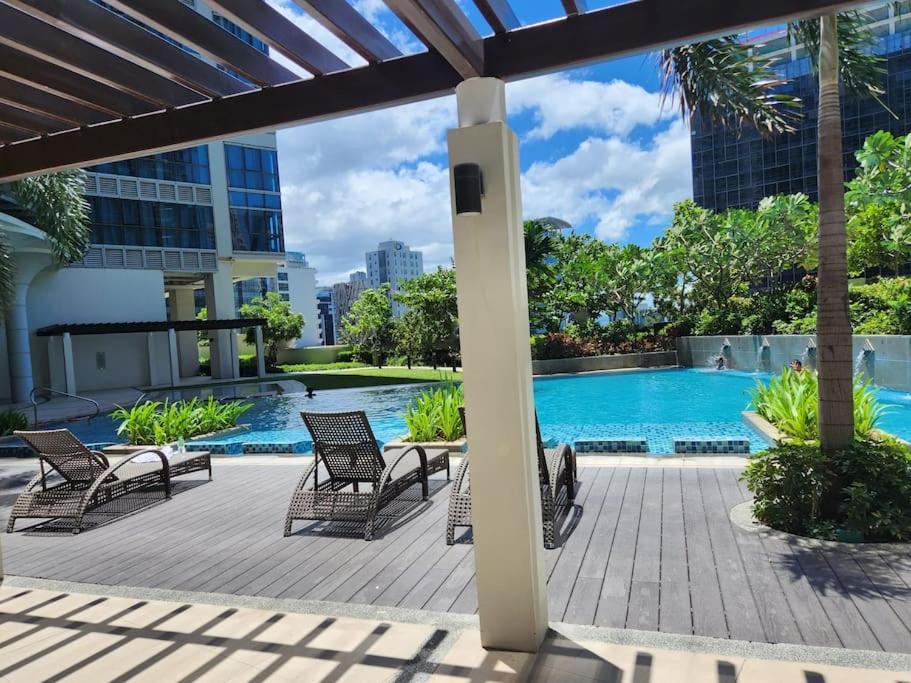 Luxestaysmnl Coastal Chic Netflx 380mbps Pool Bgc Apartment