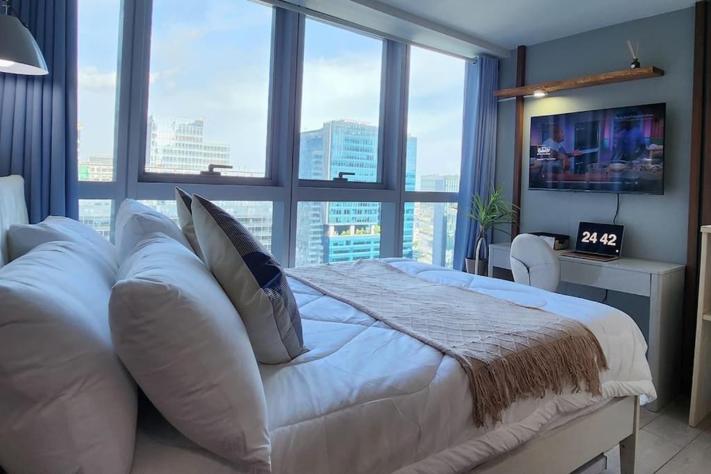 Luxestaysmnl Coastal Chic Netflx 380mbps Pool Bgc *
