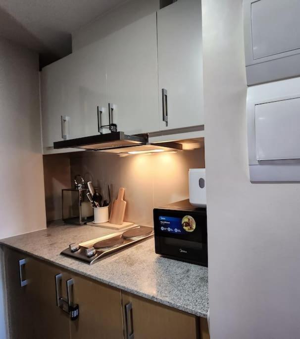 Luxestaysmnl Coastal Chic Netflx 380mbps Pool Bgc