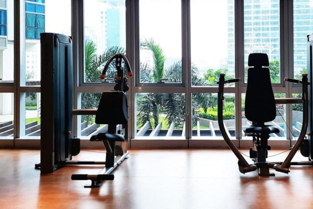 Luxestaysmnl Coastal Chic Netflx 380mbps Pool Bgc Manila