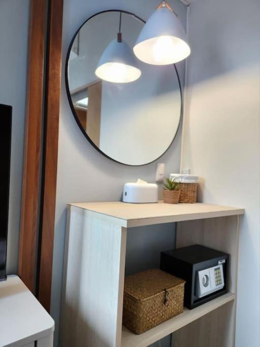 Luxestaysmnl Coastal Chic Netflx 380mbps Pool Bgc * Manila