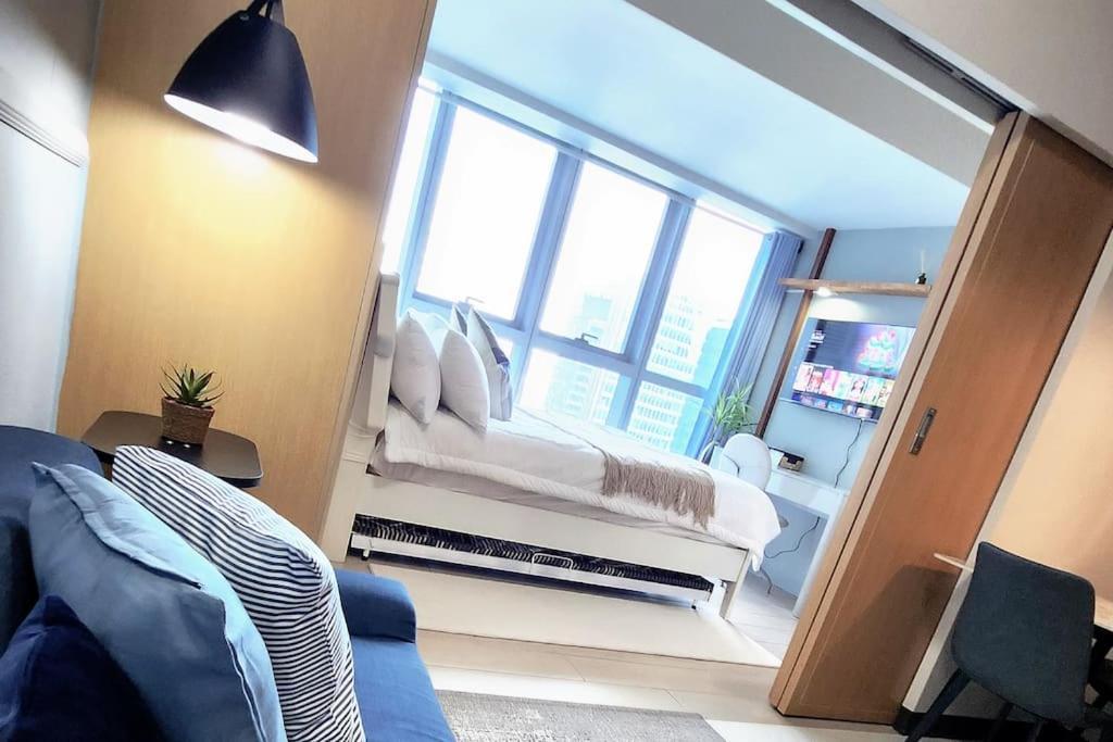 Luxestaysmnl Coastal Chic Netflx 380mbps Pool Bgc