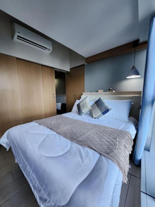 Luxestaysmnl Coastal Chic Netflx 380mbps Pool Bgc Apartment