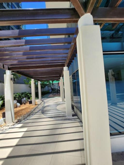 Luxestaysmnl Coastal Chic Netflx 380mbps Pool Bgc Apartment