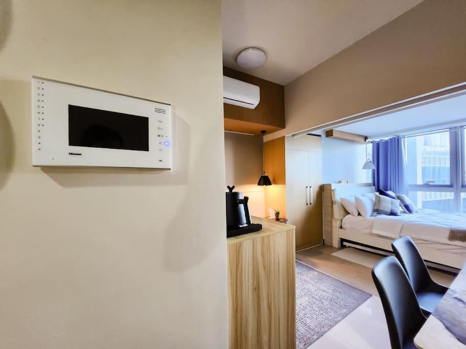 Luxestaysmnl Coastal Chic Netflx 380mbps Pool Bgc * Manila