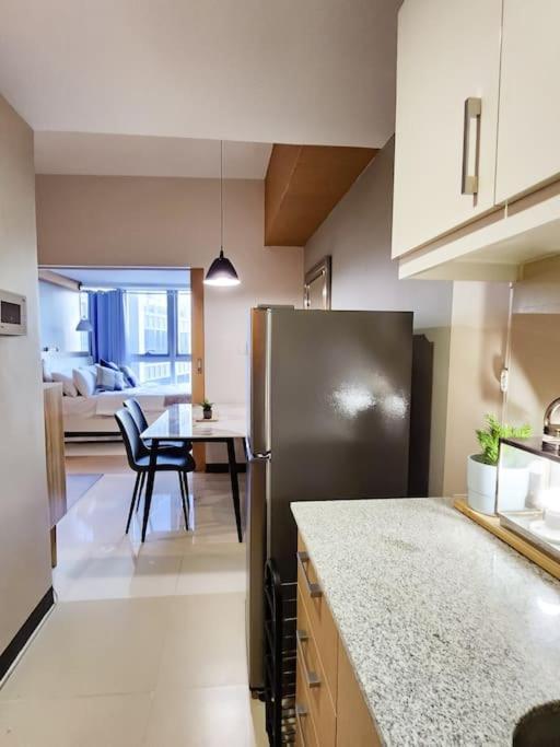 Luxestaysmnl Coastal Chic Netflx 380mbps Pool Bgc * Manila